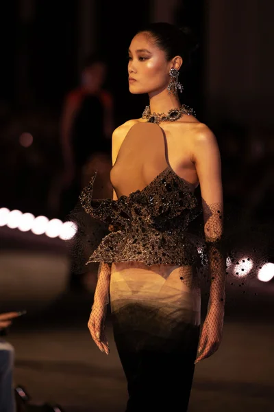 Look 28